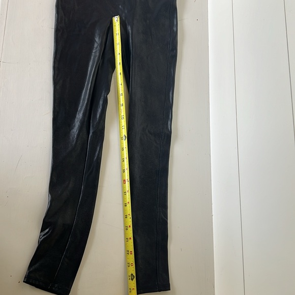 Spanx “leather” leggings Size small Petite - Picture 4 of 5